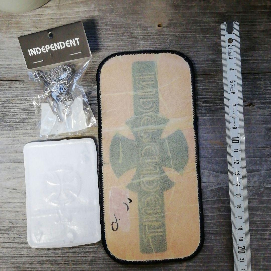 インディペンデント　Independent　キーホルダー　ネックレス　ワッペン