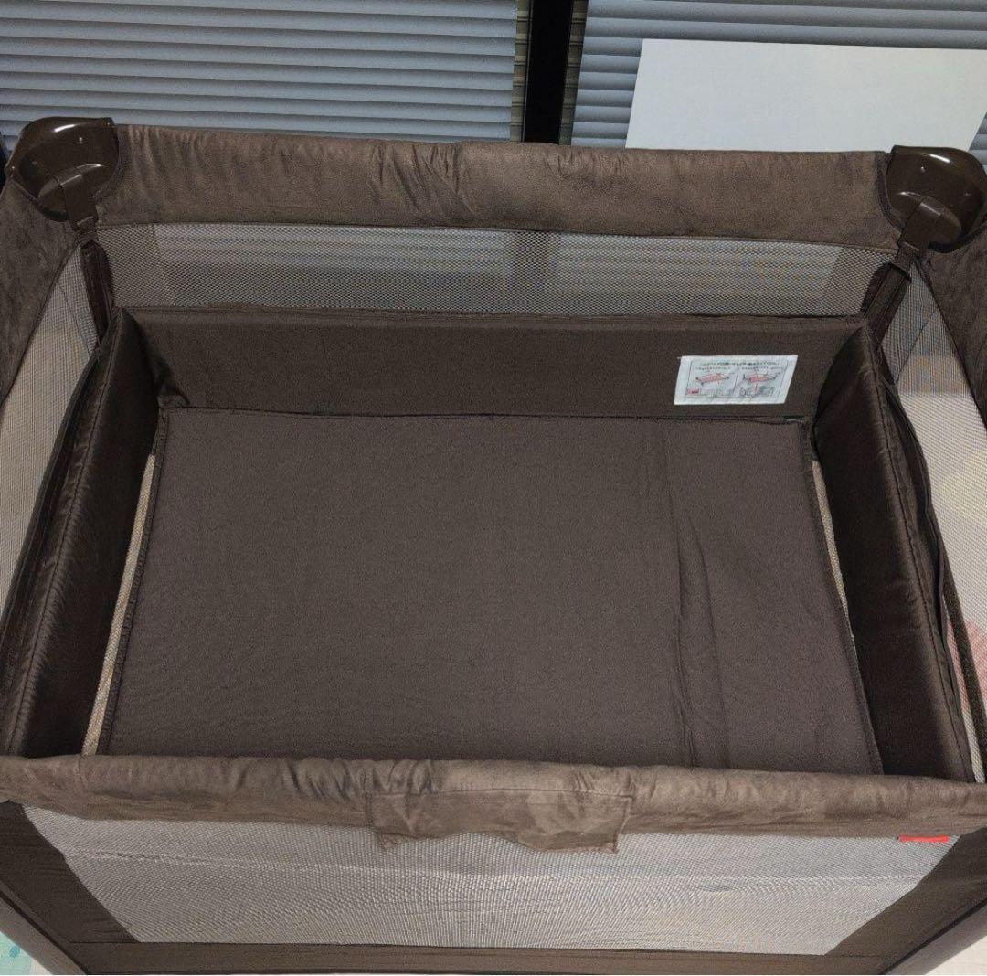 美品！ココネルエアープラス　アップリカ　ブラウン チョコレート　ベビーベッド