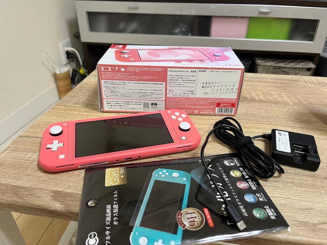 Nintendo Switch Lite ピンク 本体　充電器　SDカード付き