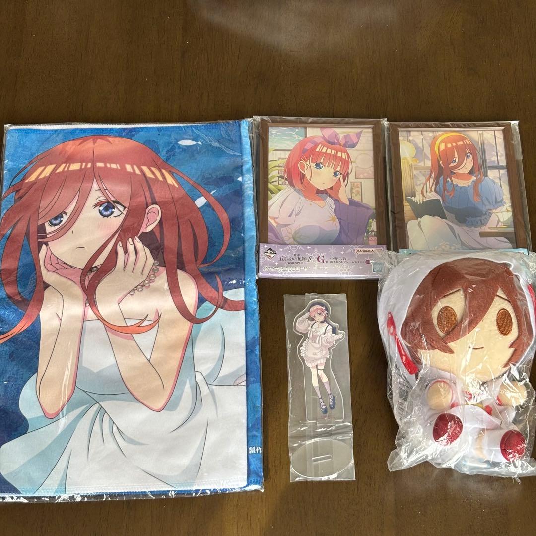 五等分の花嫁　アクスタ　タペストリー　他　グッズ　セット　大量　まとめ売り