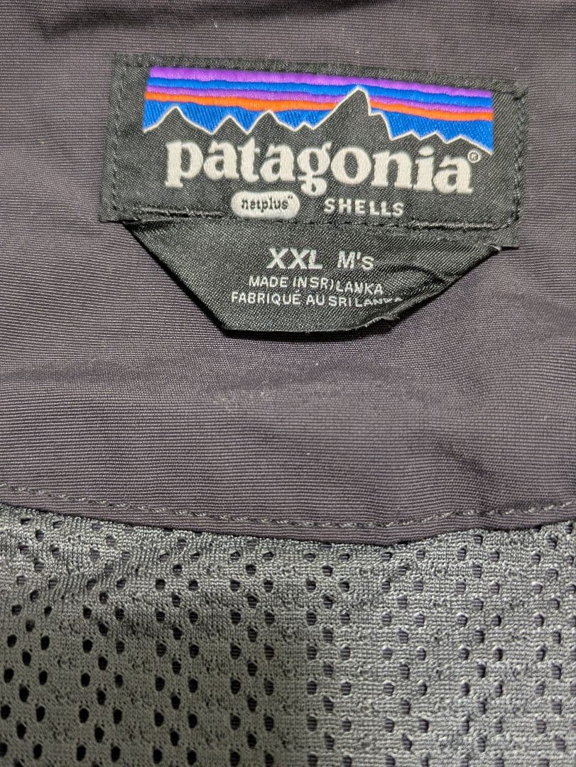 patagonia フード付きナイロンジャケット ダークグレー