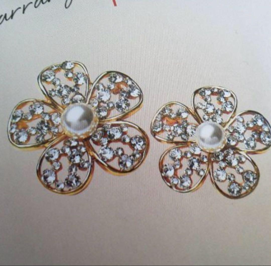 新品未使用　Rene ルネ パール　フラワー　ブローチ　ゴールド　真珠　お花