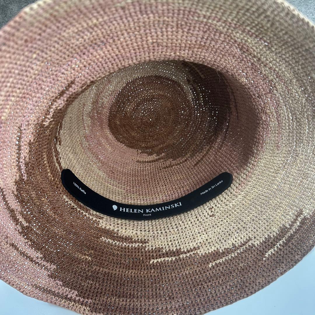 美品★ ヘレンカミンスキーHELEN KAMINSKI麦わら帽子 ロゴ金具