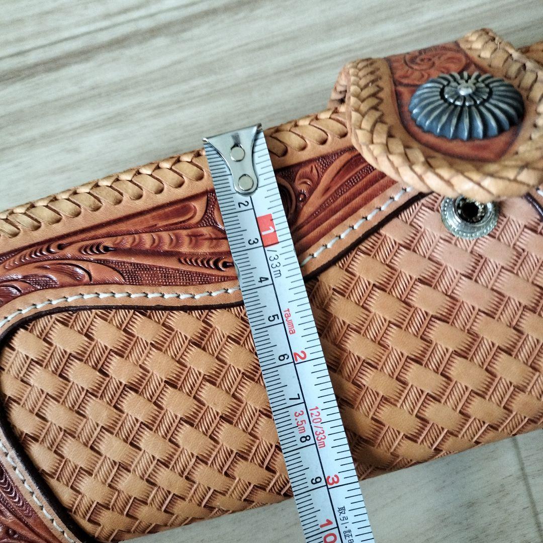 新品未使用 レザー編み込み長財布 カービング