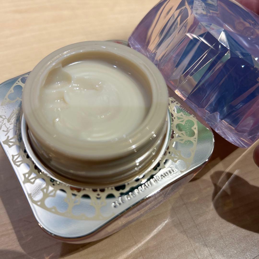 クレドポーボーテ ホリデーコレクション2024 ラクレーム