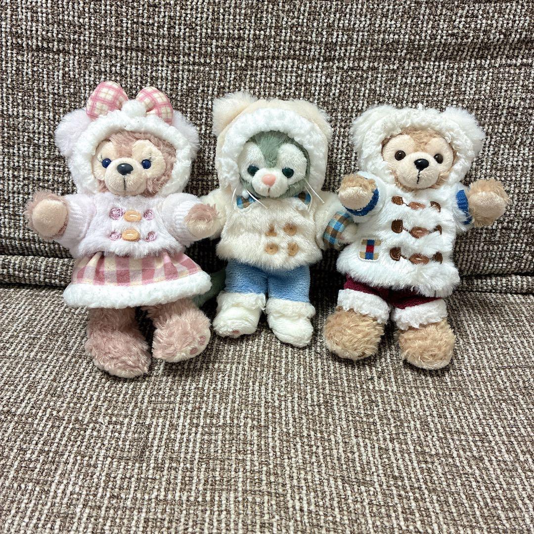 ウィンターホリデー　ぬいぐるみバッジ　ダッフィー シェリーメイ　ジェラトーニ