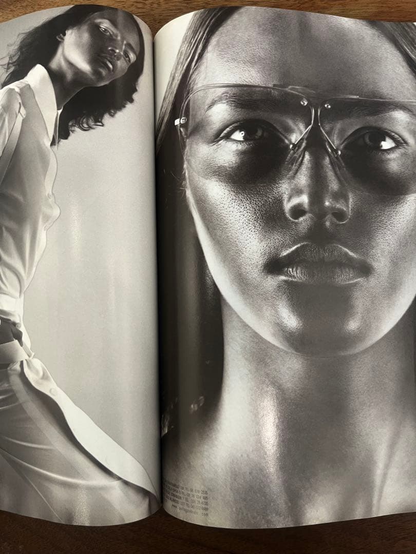 女性情報誌 Vogue Italia February 1999 colour issue