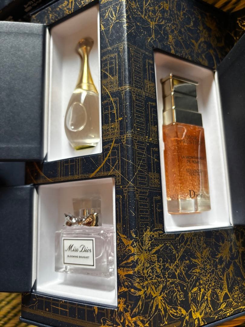 Dior アドベントカレンダー 2022 ディオール