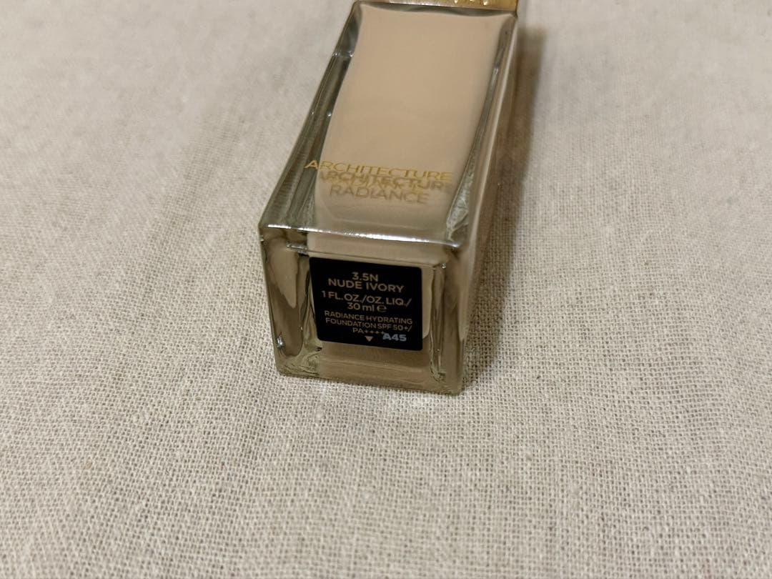 トムフォード　アーキテクチャーラディアンスハイドレーティングファンデーション