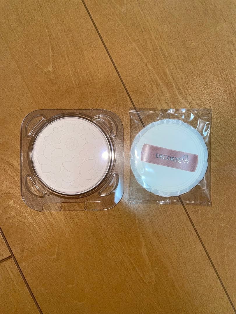 【新品未使用】DECORTE マルセルワンダース　フェイスパウダーパフ付