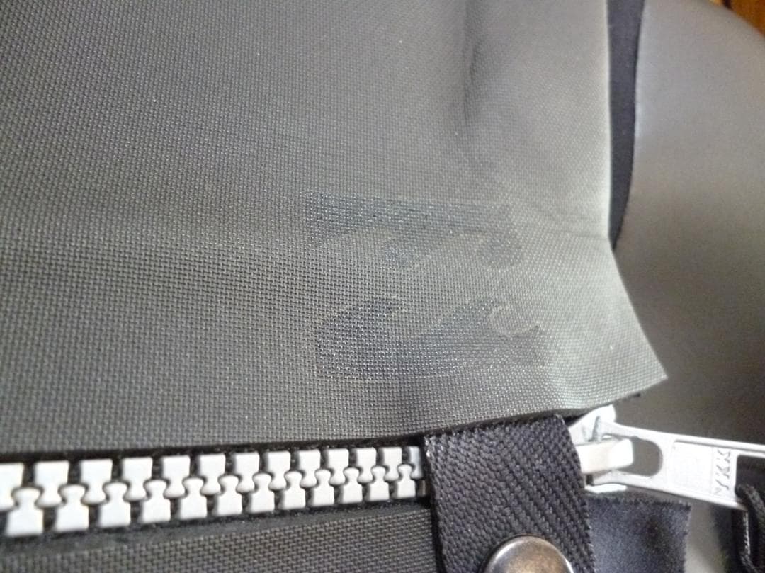 Billabong（ビラボン）チェストジップセミドライ 全身裏起毛 ！送料込み