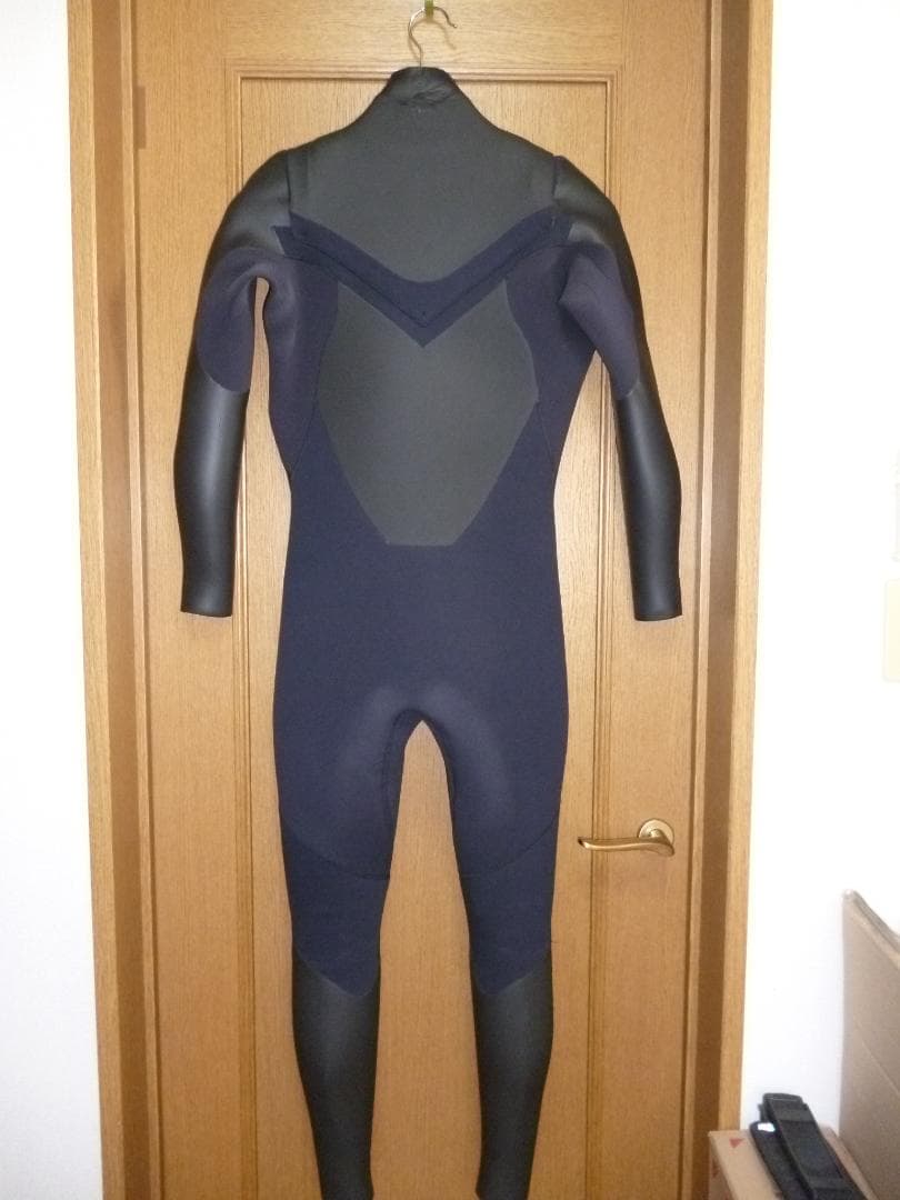 Billabong（ビラボン）チェストジップセミドライ 全身裏起毛 ！送料込み