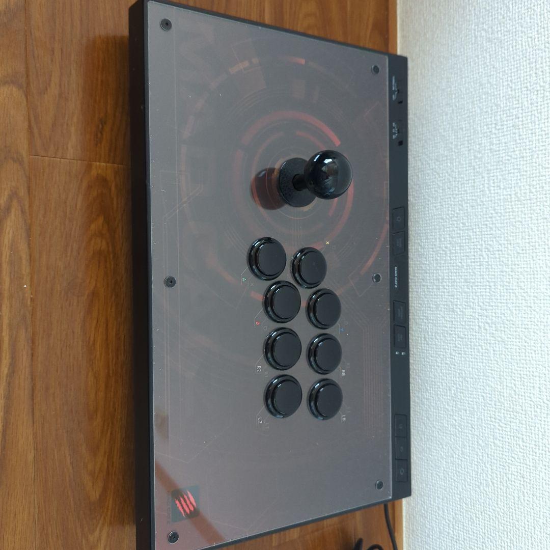 Mad Catz　アーケードコントローラー