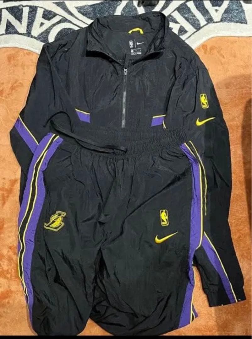 NIKE×LAKERSセットアップ　希少　Lサイズ　期間限定値下げ