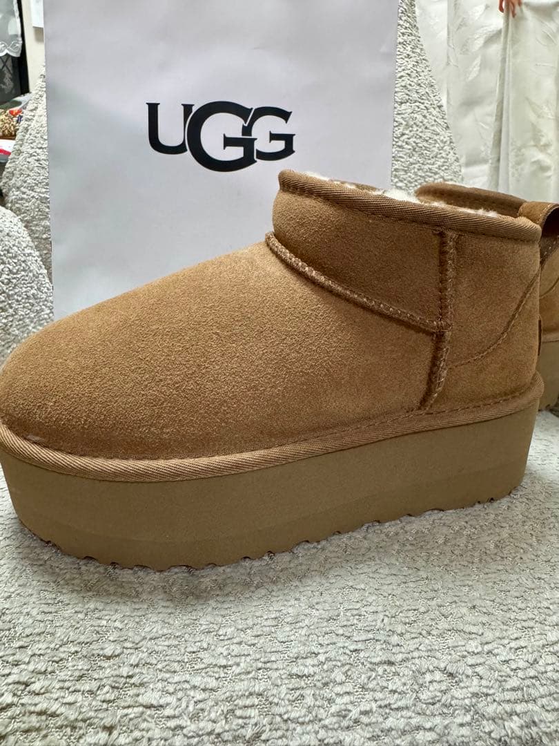 UGG クラシック ウルトラ ミニ プラットフォーム 厚底ブーツ 24㎝