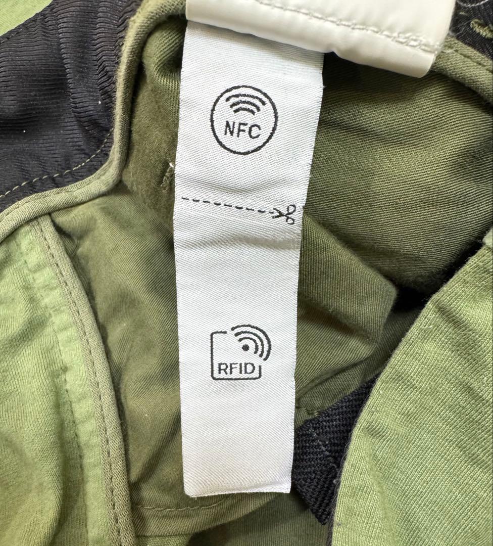 ストーンアイランド　カーゴパンツ　ワッペンロゴ　カーキ