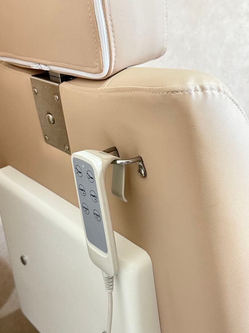 【約1年半使用】DITA リクライニングソファ　アイサロン