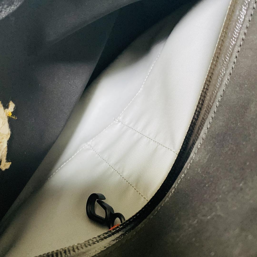 美品 アークテリクス ARC'TERYX アロー8 ショルダーバッグ ブラック