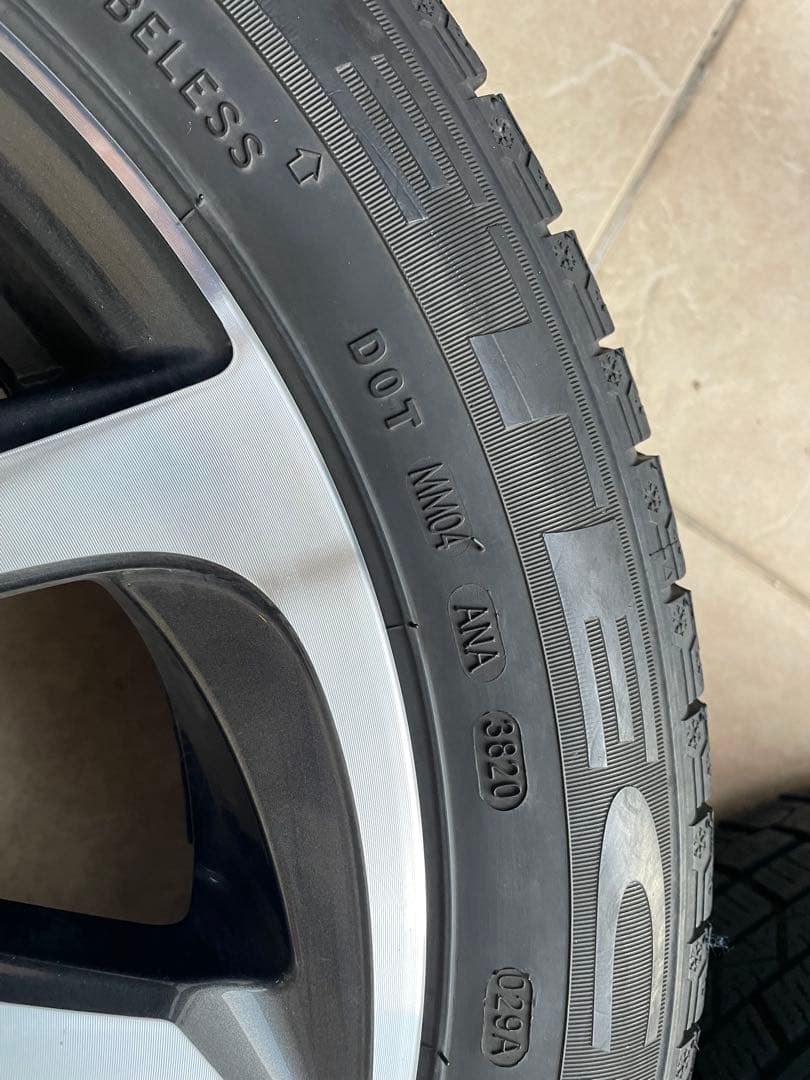 アクア❗️NHP10❗️スタッドレス付純正アルミ　Ｘアーバン　175/60R16
