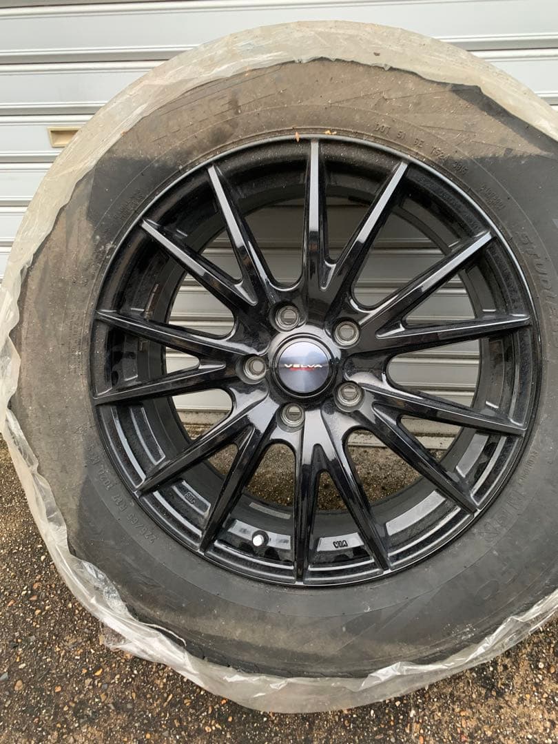 スタッドレスタイヤ　ホイール付き　225/65R17 CX-5 エクストレイルに