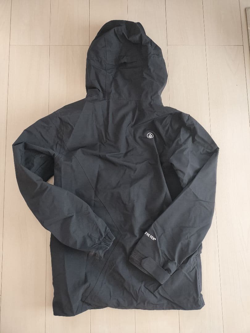 ⭐️期間限定値下げ　VOLCOM スノーボードウェア上下セット（GORE-TEX）