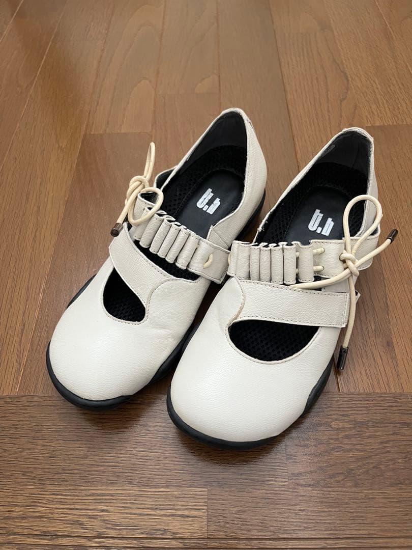 再値下げ未使用　センソユニコ　ホワイト本革　23センチ