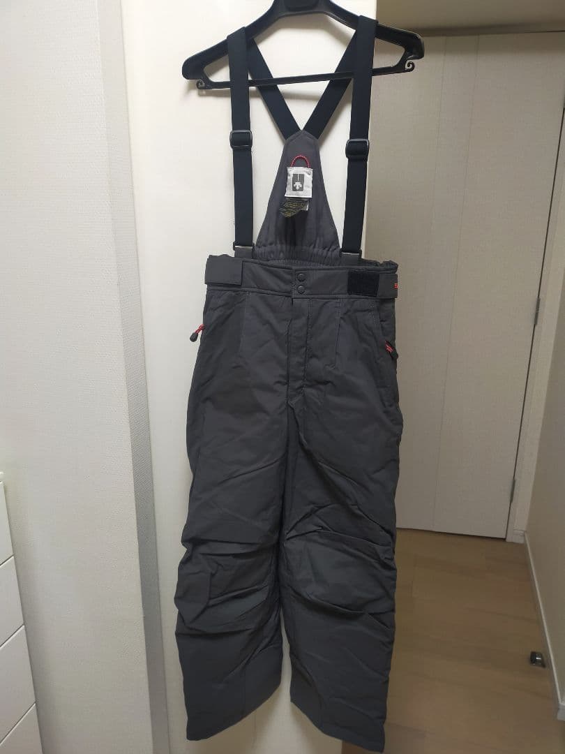 新品 DESCENTE デサントスキー スノボー上下セット 黒灰 S