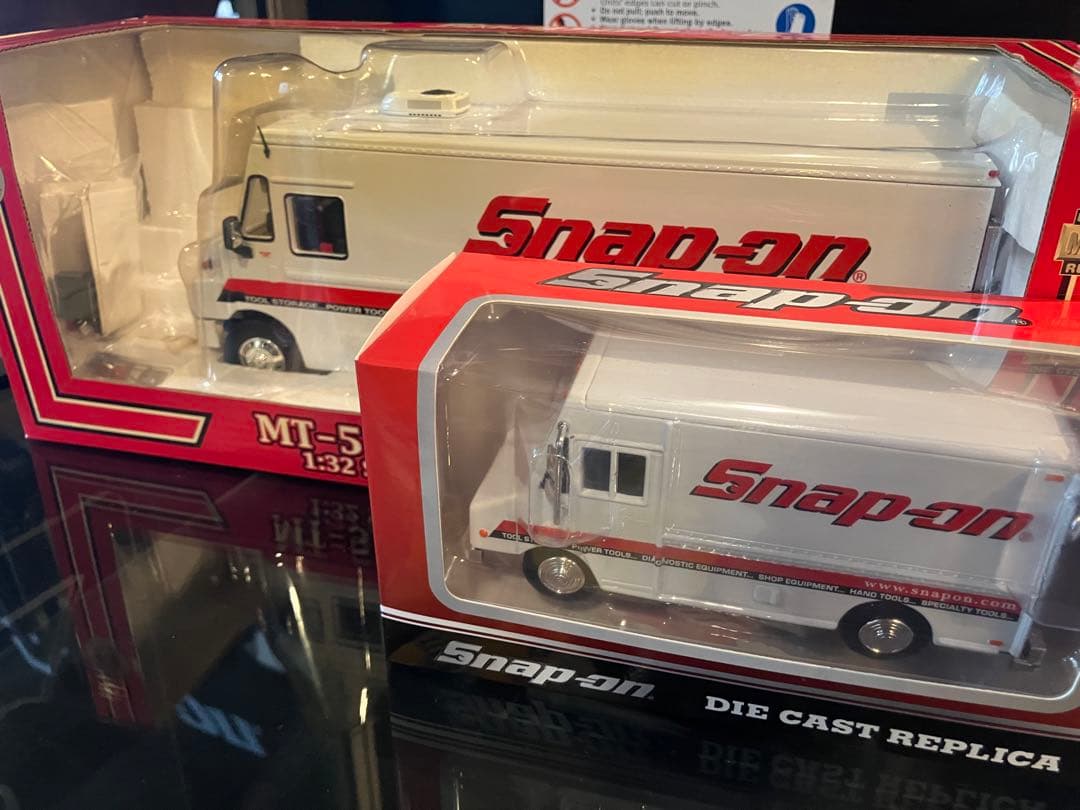 Snap-on MT-55 Freightliner ミニカー 1:32