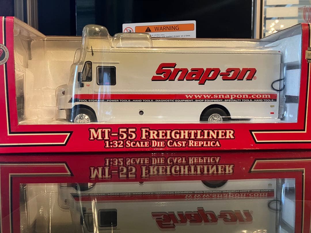 Snap-on MT-55 Freightliner ミニカー 1:32