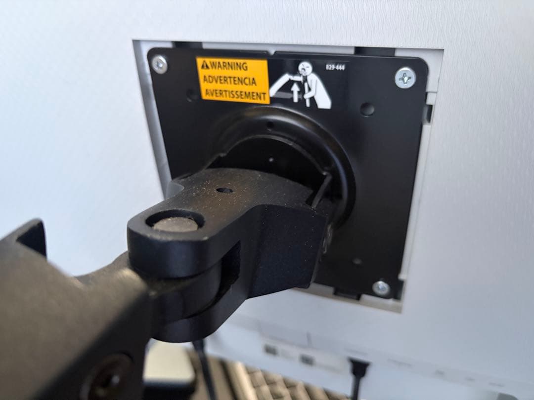 Dell S2722QC 箱無し ケーブル等は付属、 スタンド置き類は未使用