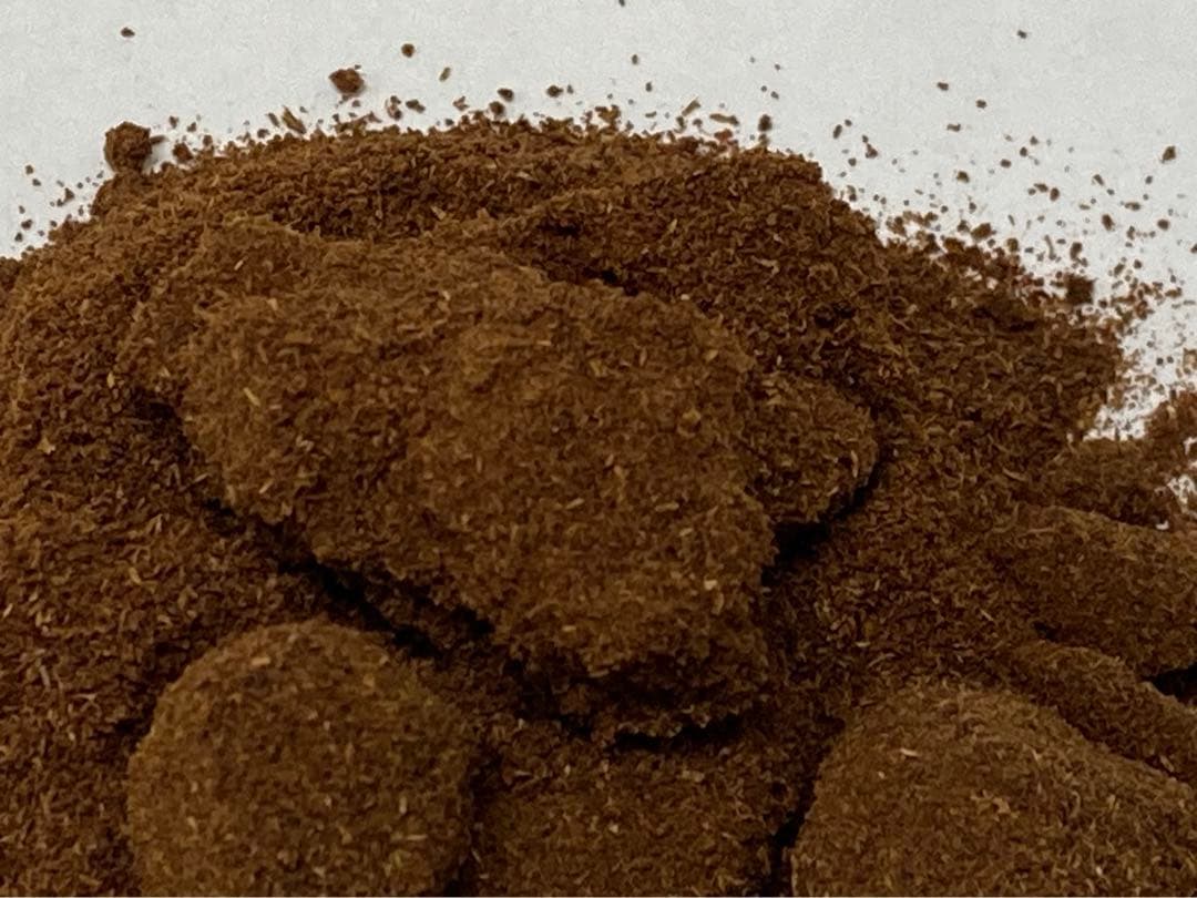 伽羅粉末　5g ガラス瓶入り（写真4）