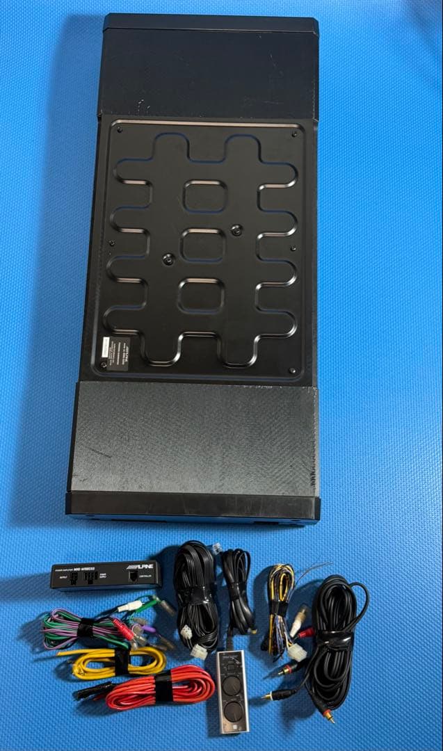 ALPINE SWE-2200 パワードサブウーハー