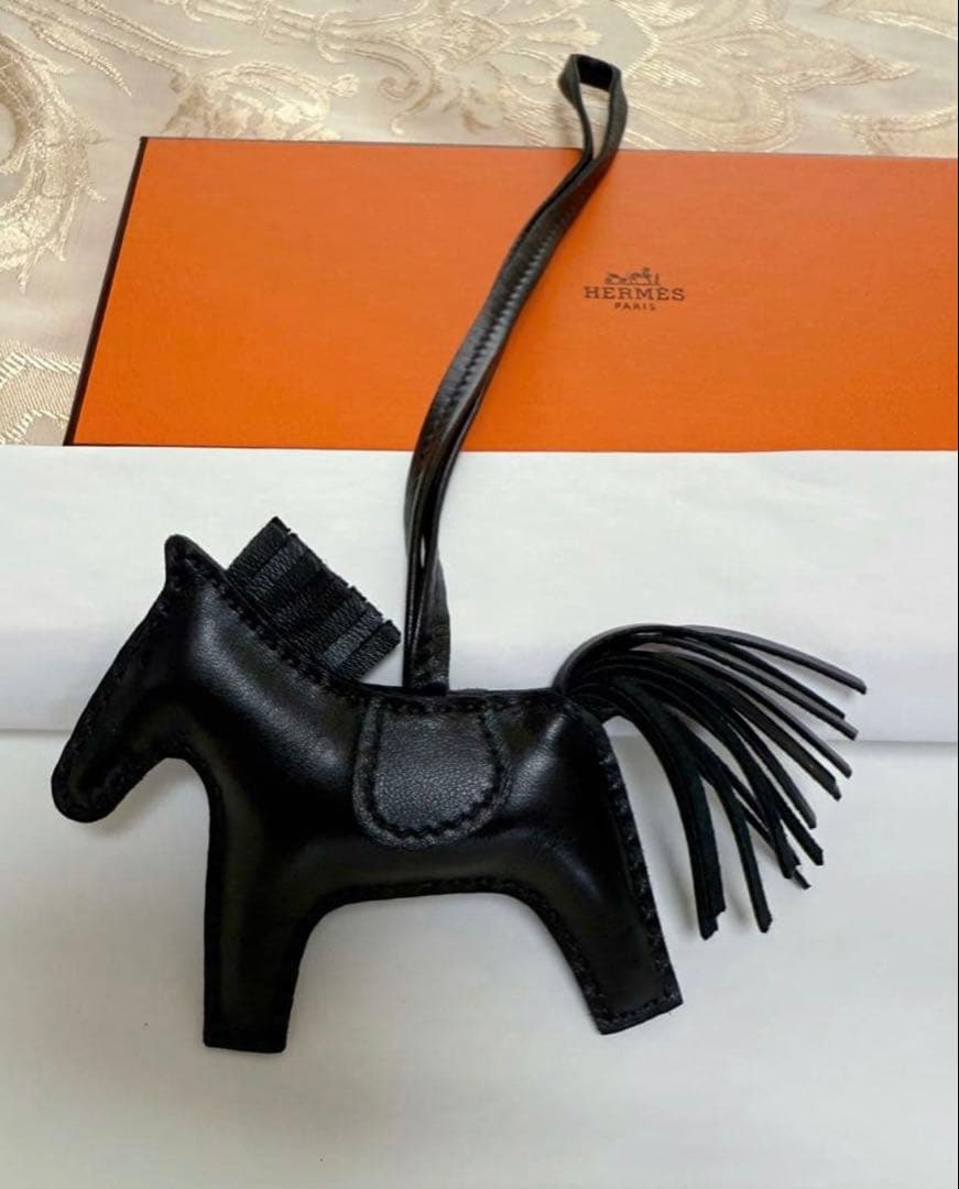 ⭐️未使用近い⭐️HERMES ロデオチャーム PM ソーブラック
