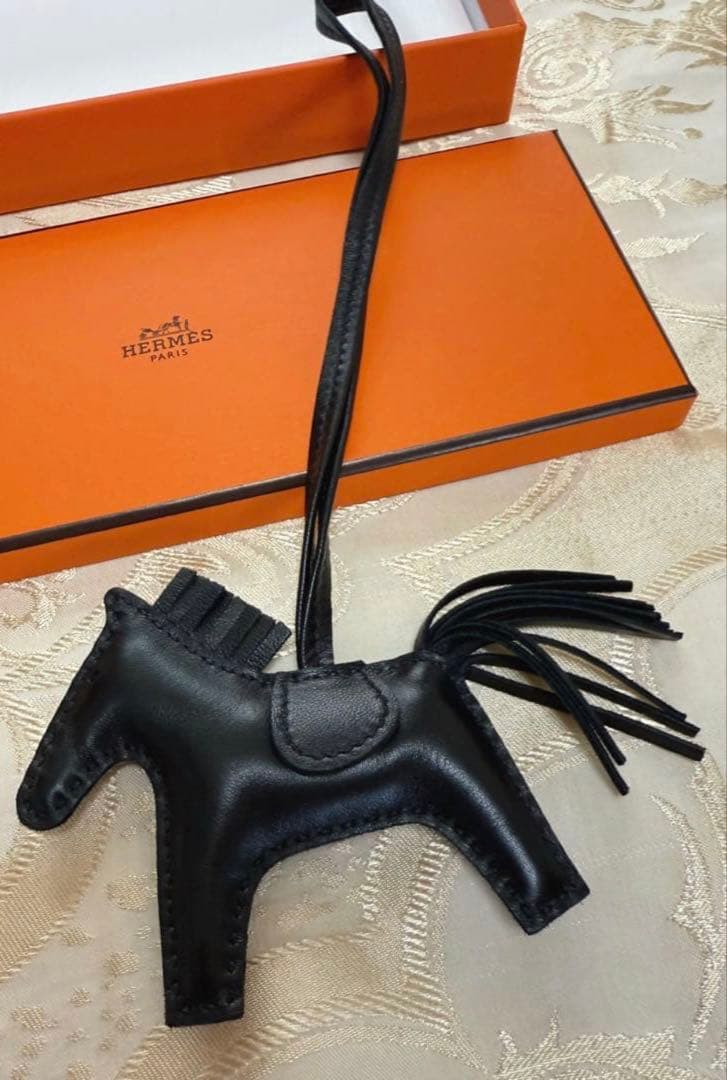 ⭐️未使用近い⭐️HERMES ロデオチャーム PM ソーブラック