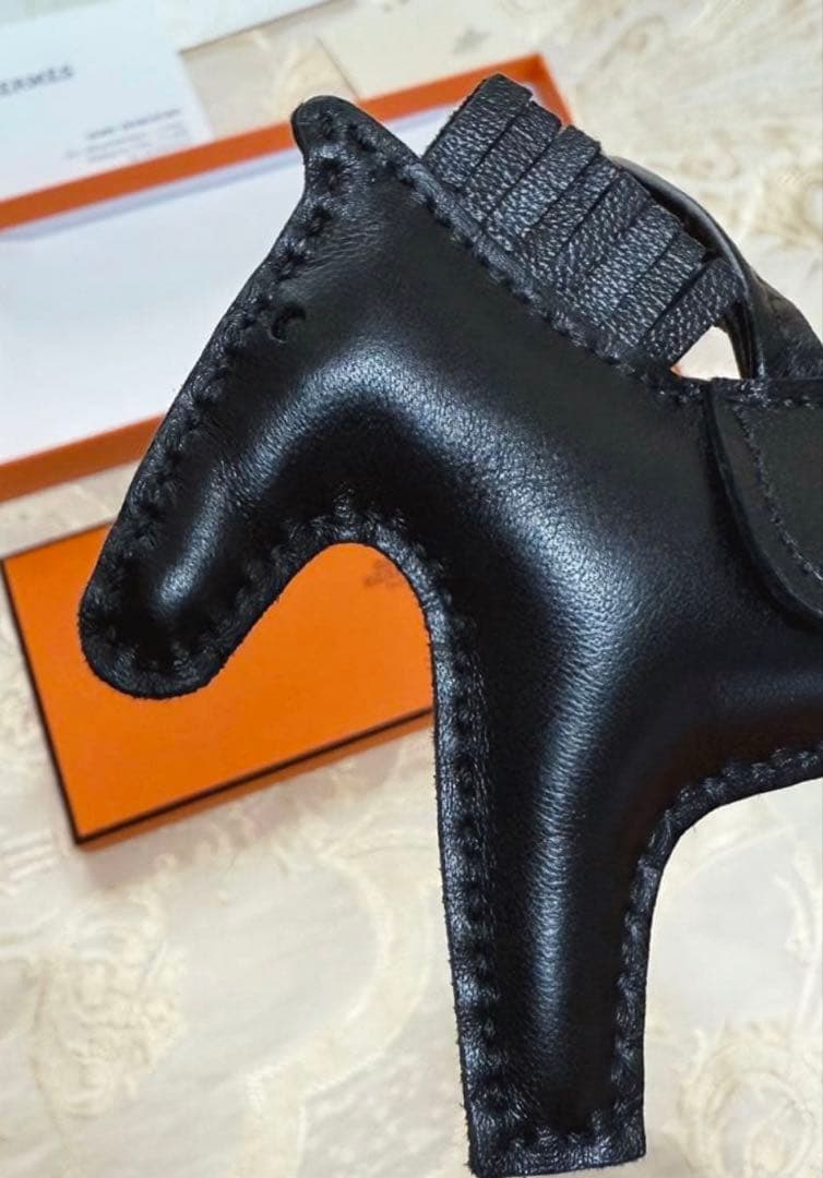 ⭐️未使用近い⭐️HERMES ロデオチャーム PM ソーブラック