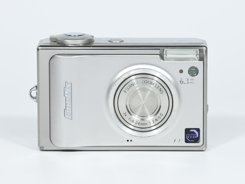 フジフイルム　FUJIFILM FinePix F11