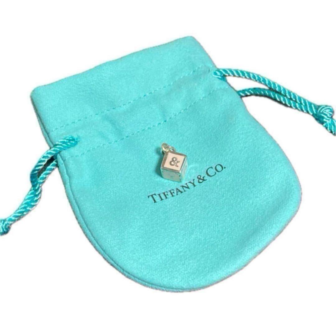 ティファニー ペンダントトップ ブロックチャーム ピンク エナメルフィニッシュ