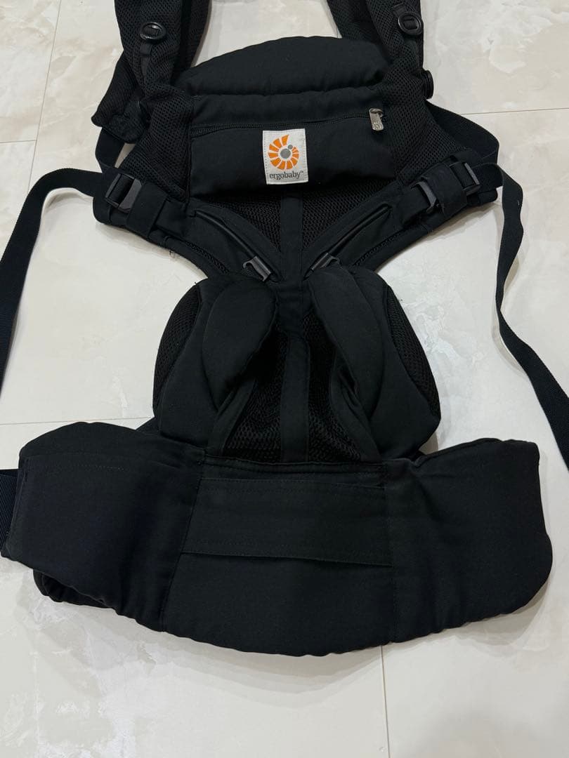 【美品】エルゴベビー クールエア オムニ360 オニキス ブラック 抱っこ紐　黒