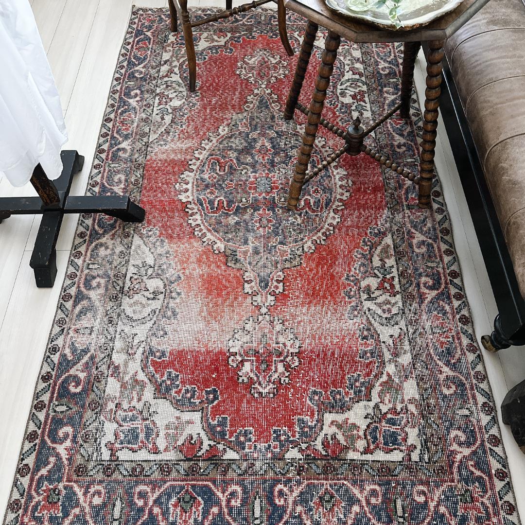 トルコ ヴィンテージラグ A120 レッド ネイビー カーキグリーン