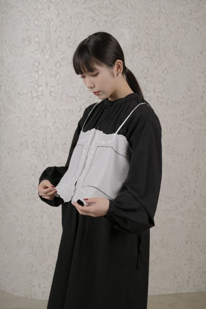 Hériter / embroidery parts camisole