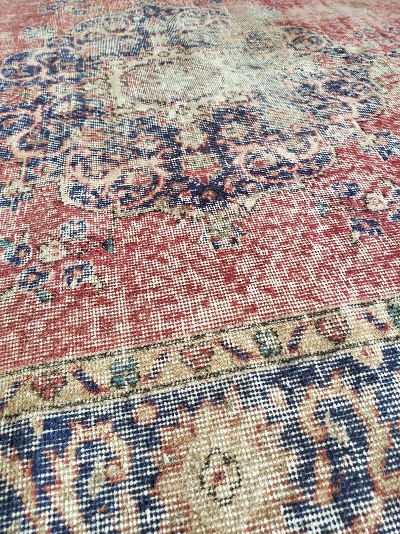 大判/シャビーレッドとネイビーの端正なヴィンテージトルコラグNo.729