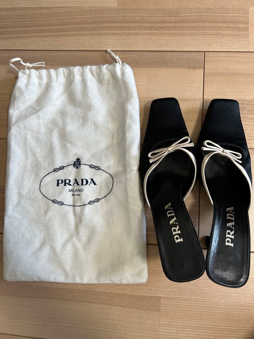 PRADA ブラック サテン ミュール リボン付き
