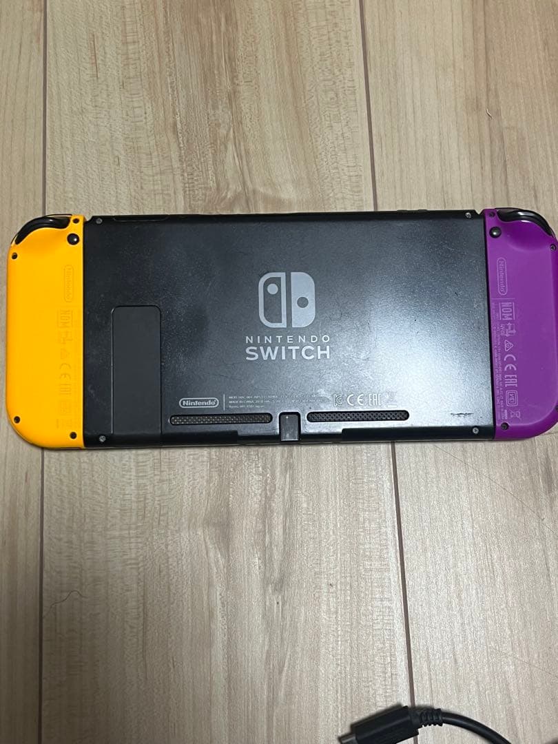 ひ*ぎ様 Nintendo Switch 本体 黄/紫 Joy-Con付き