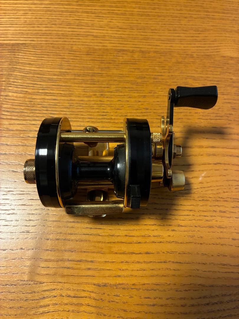 極美品　ABU　アブ　アンバサダー　2500CDL　金黒　アブガルシア