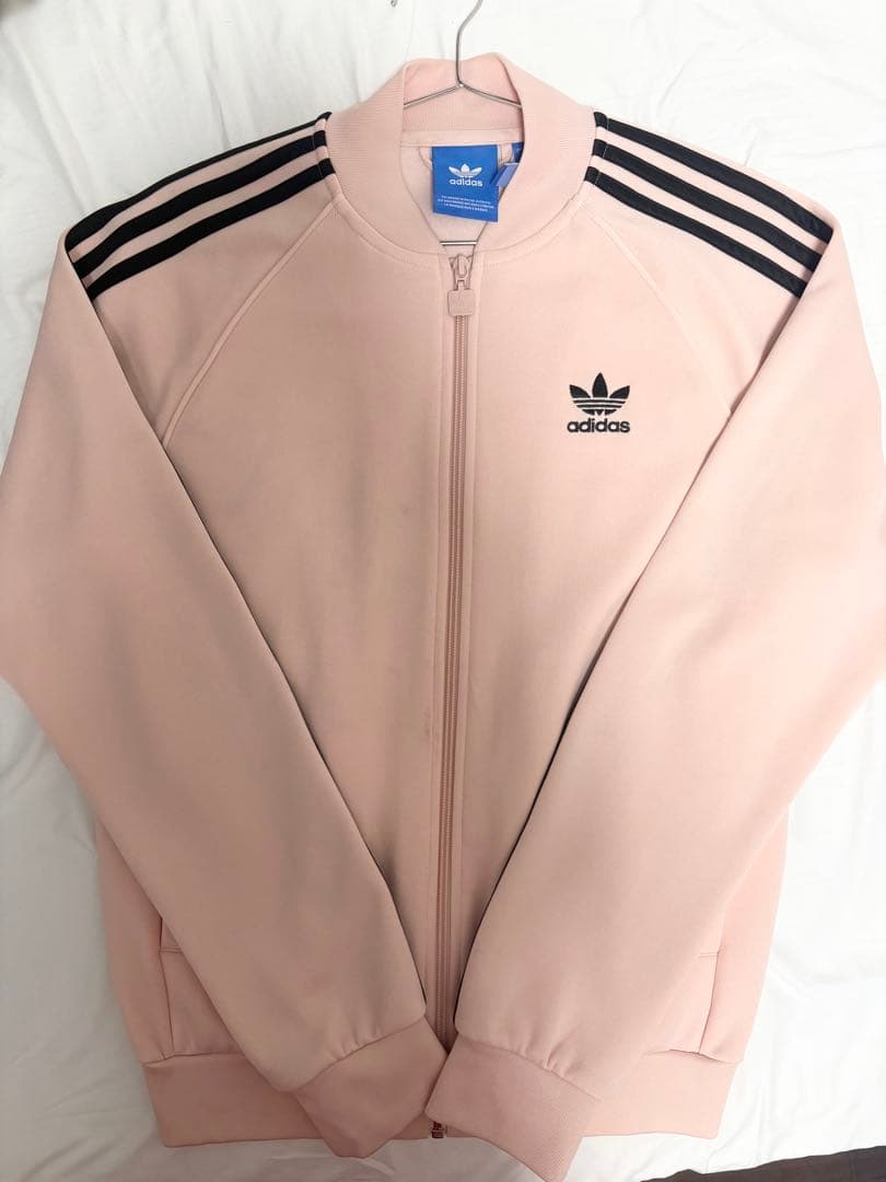 adidasoriginal ピンクパーカー