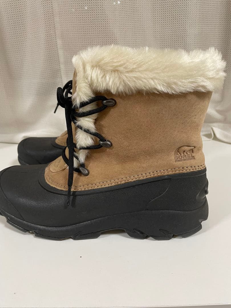 SOREL ファー付きブーツ ベージュと黒　レディース 25cm ほぼ未使用