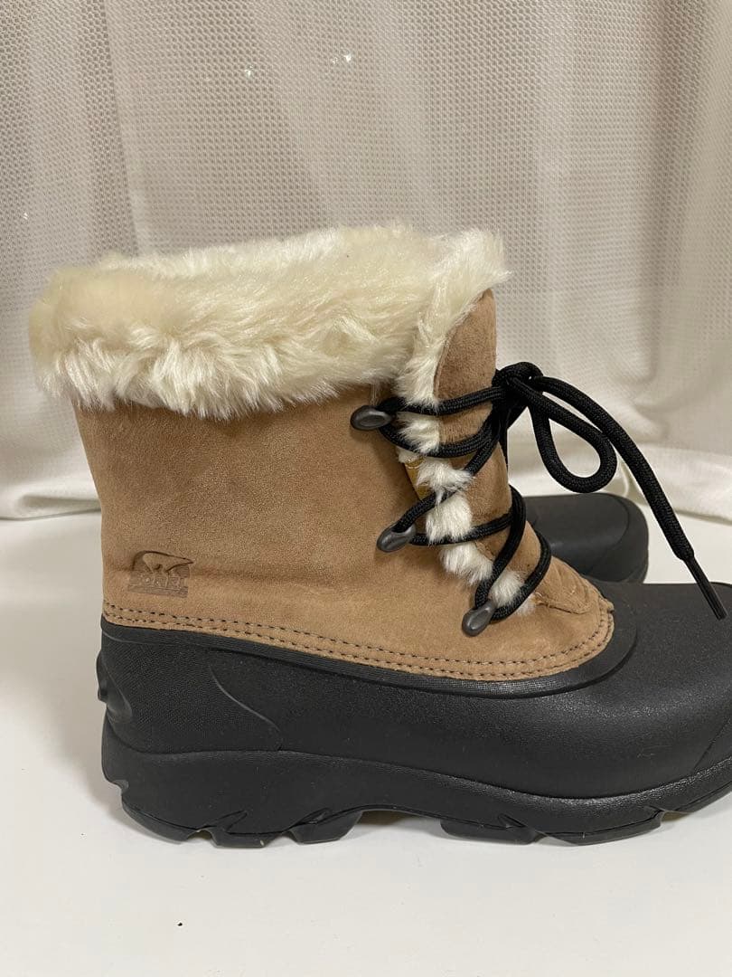 SOREL ファー付きブーツ ベージュと黒　レディース 25cm ほぼ未使用