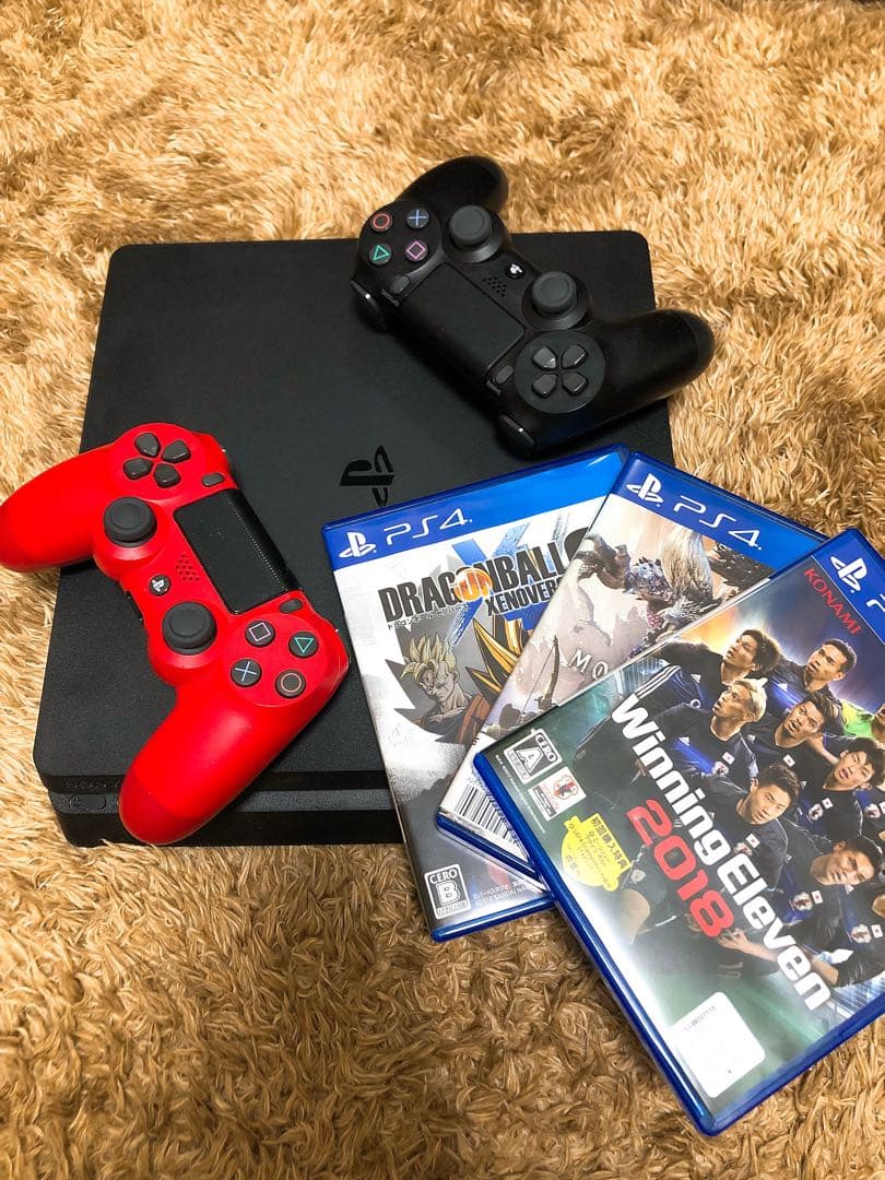 プレステ4(本体) ソフト3つ コントローラー2機