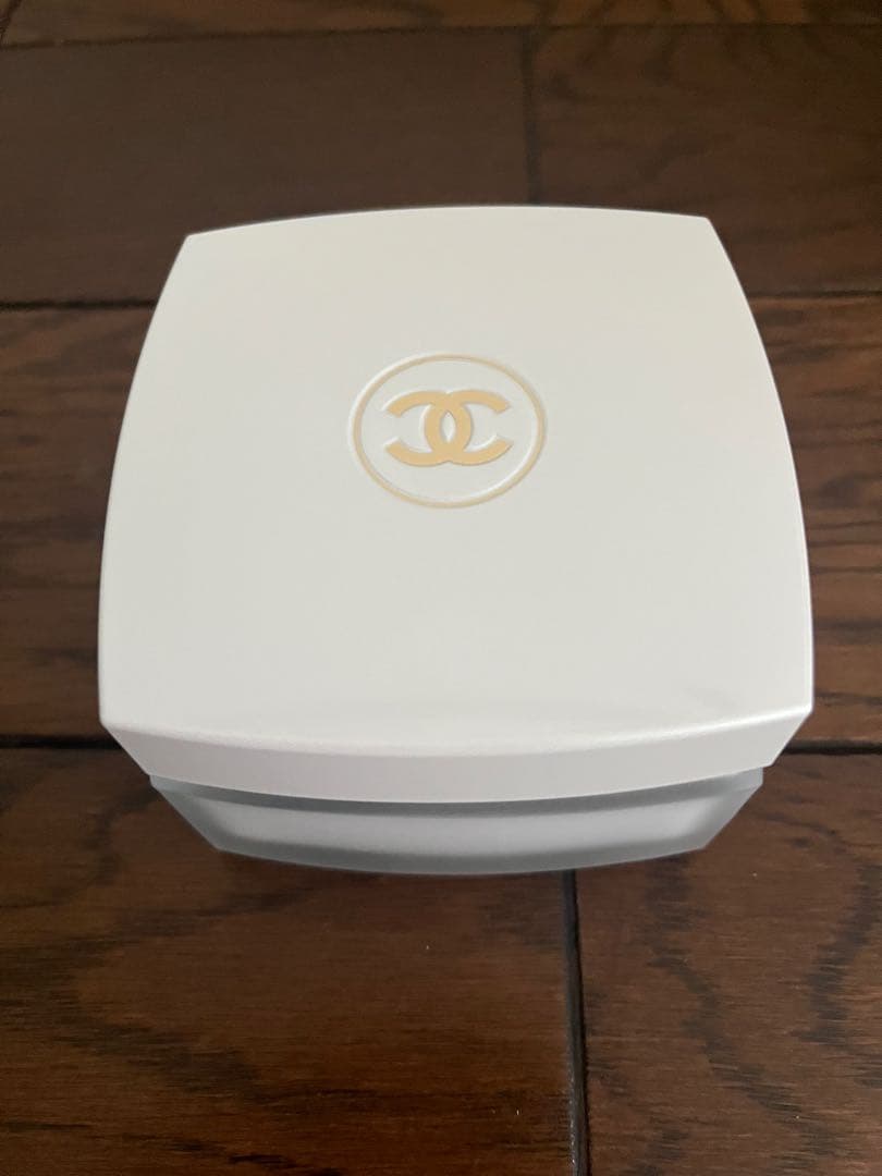 [未使用】CHANEL ココ マドモアゼル シルキー ボディクリーム 200ml