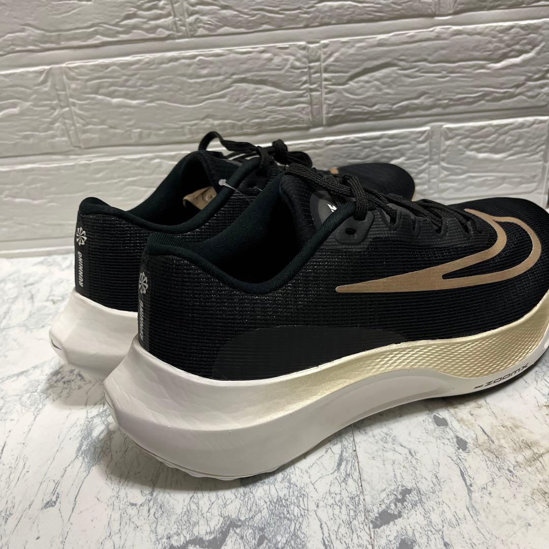 新品　ナイキ　ズームフライ5 ランニングシューズ